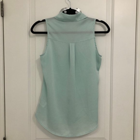 Express Sleeveless Blouse - Picture 2 of 2
